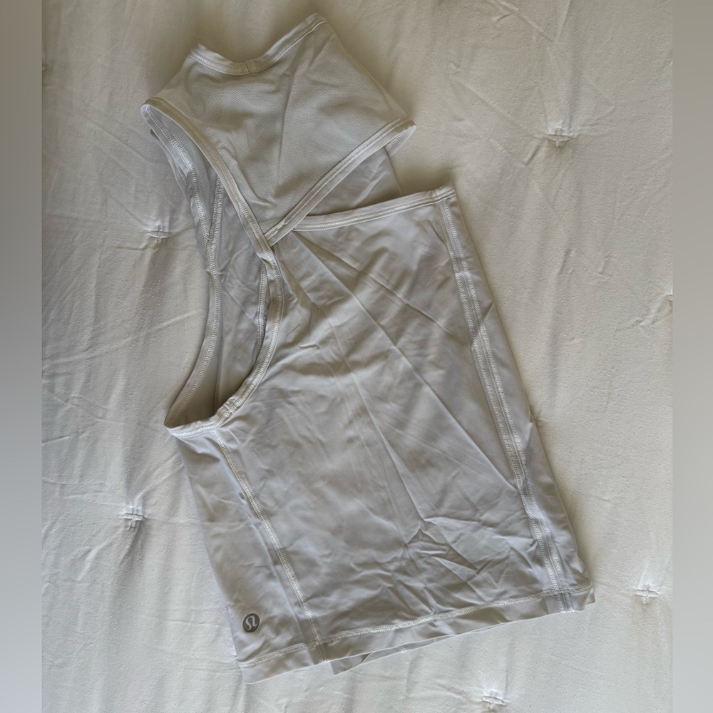 Lululemon Cropped Sculpt Tank in White Size 8